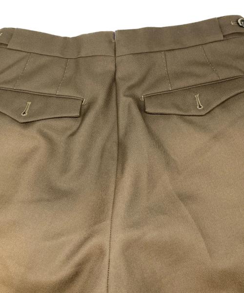 PT01（ピーティーゼロウーノ）PT01 (ピーティーゼロウーノ) BEAMS F (ビームスエフ) 2タックスラックス オリーブ サイズ:Mの古着・服飾アイテム