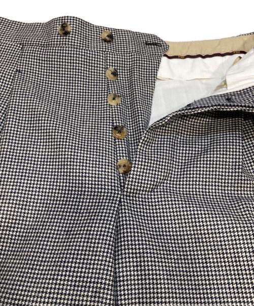 PT01（ピーティーゼロウーノ）PT01 (ピーティーゼロウーノ) 千鳥格子 2タックスラックス グレー サイズ:Mの古着・服飾アイテム