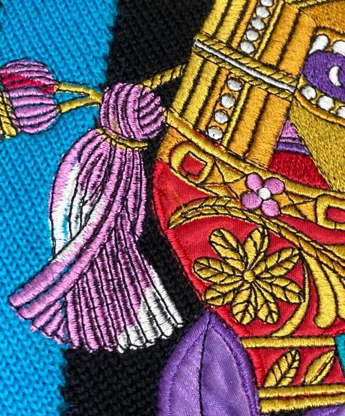 LEONARD SPORT（レオナール スポーツ）LEONARD SPORT (レオナール スポーツ) ワッペン刺繍ニット ブラック サイズ:Lの古着・服飾アイテム