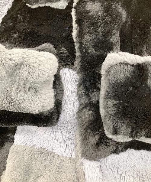 NO ID. BLACK（ノーアイディー ブラック）NO ID. BLACK (ノーアイディー ブラック) フェイクファーパッチワークコート ブラック サイズ:2の古着・服飾アイテム