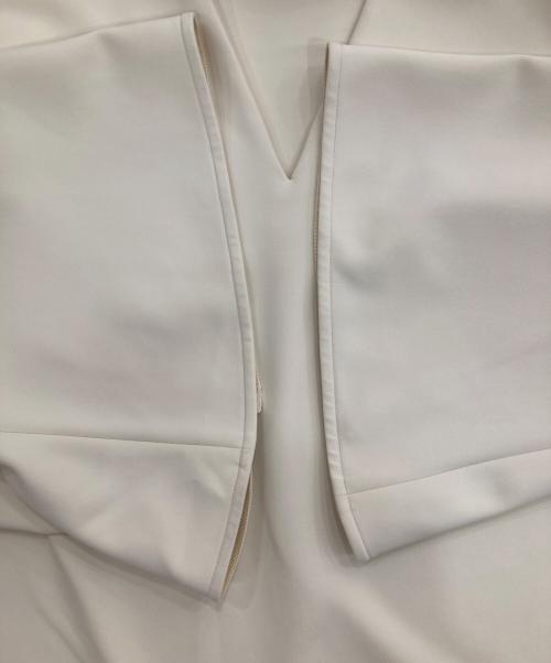 LE PHIL（ル フィル）LE PHIL (ル フィル) ハイストレッチダンボールブラウス アイボリー サイズ:freeの古着・服飾アイテム