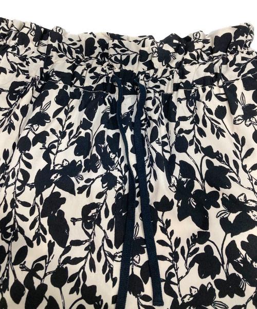 JOURNAL STANDARD relume（ジャーナルスタンダード レリューム）JOURNAL STANDARD relume (ジャーナルスタンダード レリューム) バイカラーフラワーイージーパンツ ベージュ×ブラック サイズ:freeの古着・服飾アイテム