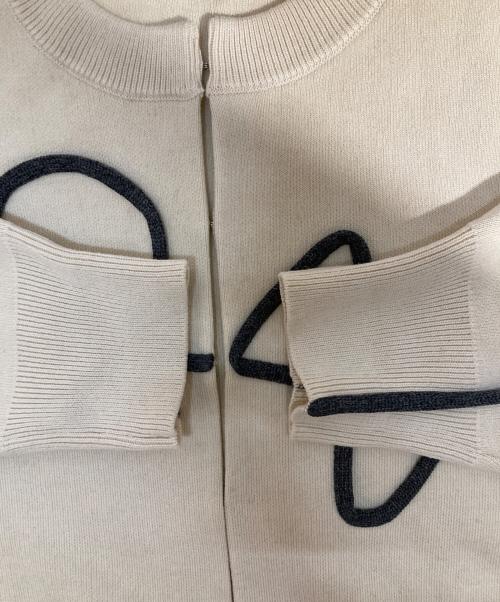 Adam et Rope（アダム エ ロペ）Adam et Rope (アダム エ ロペ) ラインアートカーディガン ホワイト サイズ:freeの古着・服飾アイテム