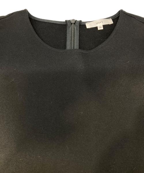 YORI（ヨリ）YORI (ヨリ) ぬくぬくヘムフリルブラウス ブラック サイズ:36 (S)の古着・服飾アイテム