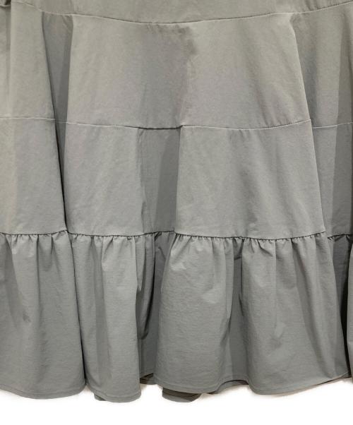 YORI（ヨリ）YORI (ヨリ) 撥水ティアードブラウス グレー サイズ:Freeの古着・服飾アイテム