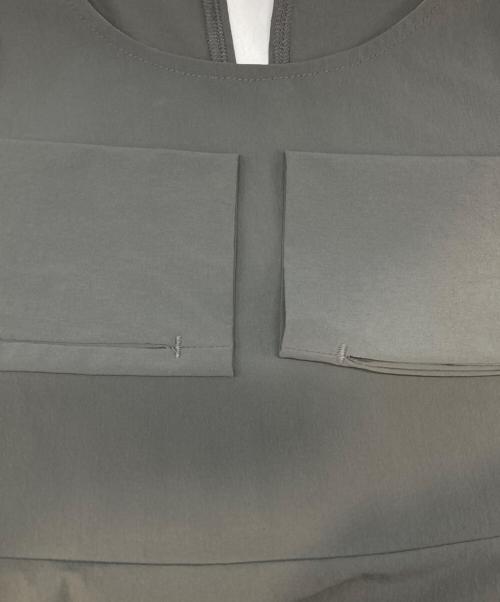 YORI（ヨリ）YORI (ヨリ) 撥水ティアードブラウス グレー サイズ:Freeの古着・服飾アイテム