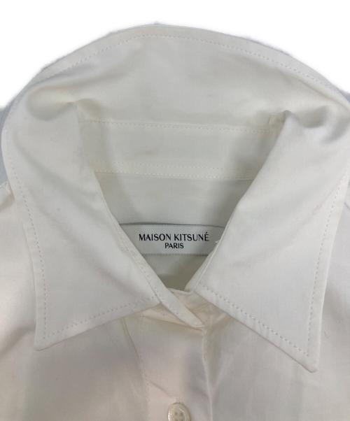 maison kitsune（メゾンキツネ）MAISON KITSUNE (メゾンキツネ) FOX HEAD EMBROIDERY CLASSIC SHIRT ホワイト サイズ:36の古着・服飾アイテム