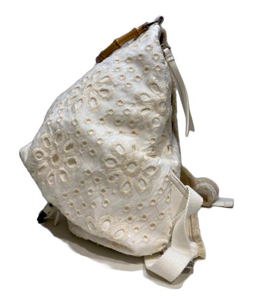 Desigual（デシグアル）Desigual (デシグアル) マルチポジション イギリス刺繍 ミドルバックパック ホワイトの古着・服飾アイテム