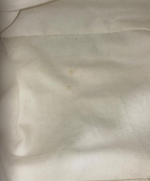 Desigual（デシグアル）Desigual (デシグアル) マルチポジション イギリス刺繍 ミドルバックパック ホワイトの古着・服飾アイテム