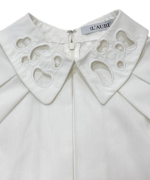 BLANC L'AUBE（ローブブラン）BLANC L'AUBE (ローブブラン) Embroidery collar Blouse ホワイト サイズ:FREEの古着・服飾アイテム