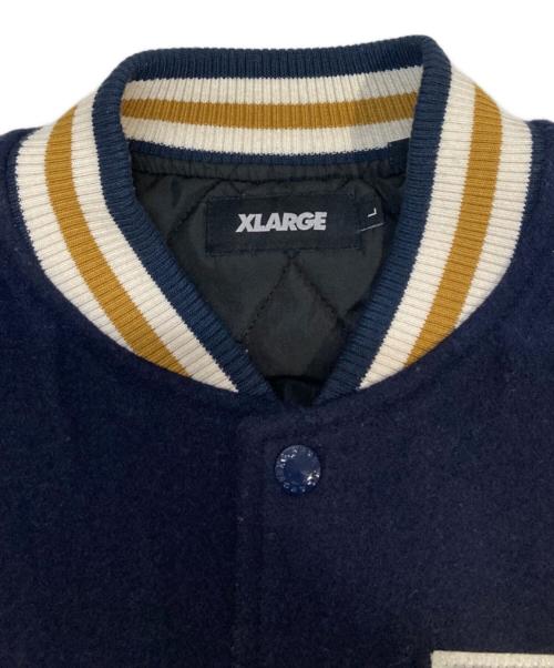 X-LARGE（エクストララージ）X-LARGE (エクストララージ) OG ロゴ バーシティジャケット ネイビー×アイボリー サイズ:Lの古着・服飾アイテム