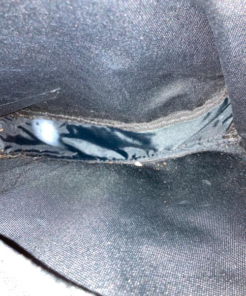 MM6 Maison Margiela（エムエムシックスメゾンマルジェラ）MM6 Maison Margiela (エムエムシックスメゾンマルジェラ) EASTPAK (イーストパック) アシンメトリーバックパック ブラックの古着・服飾アイテム