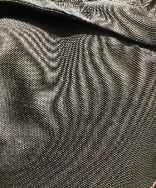 MM6 Maison Margiela（エムエムシックスメゾンマルジェラ）MM6 Maison Margiela (エムエムシックスメゾンマルジェラ) EASTPAK (イーストパック) アシンメトリーバックパック ブラックの古着・服飾アイテム