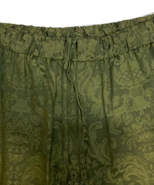 CABAN（キャバン）CABaN (キャバン) レーヨン フラワージャカードシャーリングパンツ カーキ サイズ:Mの古着・服飾アイテム