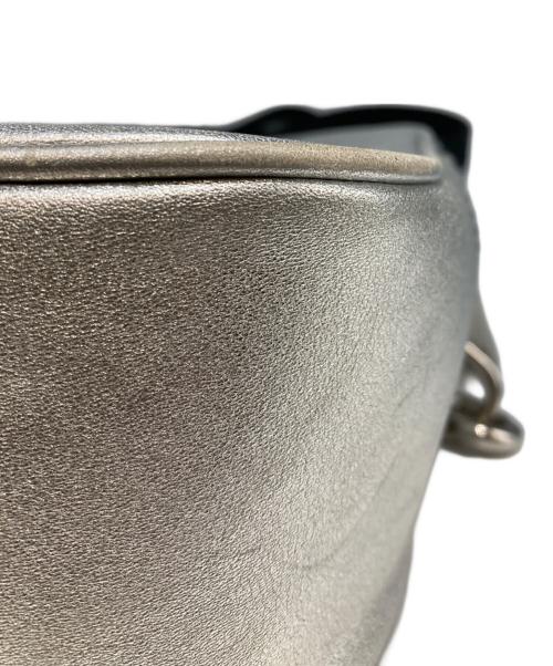 MARC JACOBS（マークジェイコブス）MARC JACOBS (マークジェイコブス) ショルダーバッグ シルバーの古着・服飾アイテム