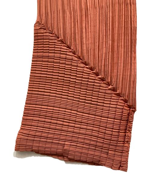 ISSEY MIYAKE（イッセイミヤケ）ISSEY MIYAKE (イッセイミヤケ) プリーツワンピース ブラウン サイズ:Mの古着・服飾アイテム