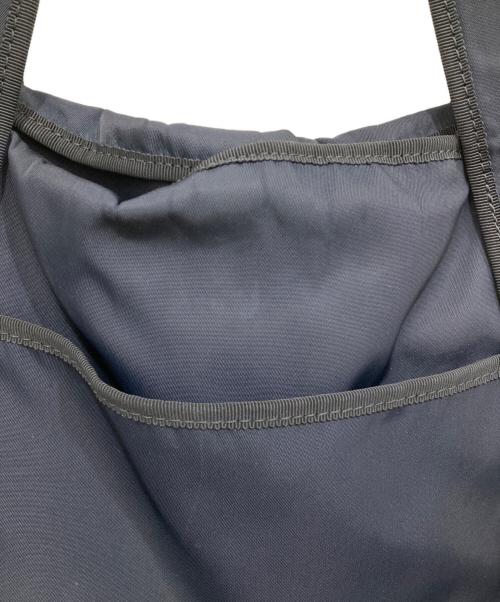 TOCCA（トッカ）TOCCA (トッカ) AVENUE ナイロントートバッグ ネイビーの古着・服飾アイテム