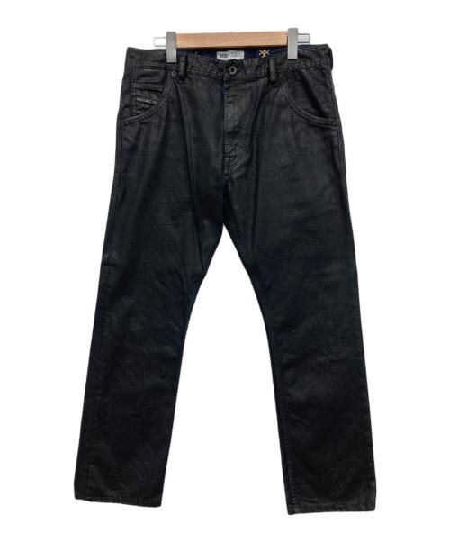 DIESEL（ディーゼル）DIESEL (ディーゼル) EDUN (イードゥン) コーティング加工デニムパンツ ブラック×インディゴ サイズ:78.5cm (W31)の古着・服飾アイテム