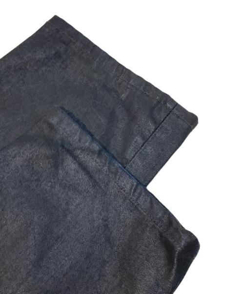 DIESEL（ディーゼル）DIESEL (ディーゼル) EDUN (イードゥン) コーティング加工デニムパンツ ブラック×インディゴ サイズ:78.5cm (W31)の古着・服飾アイテム
