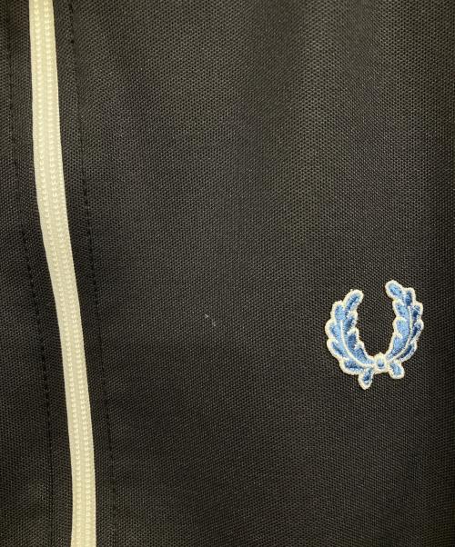 FRED PERRY（フレッドペリー）FRED PERRY (フレッドペリー) トラックジャケット グレー サイズ:Sの古着・服飾アイテム