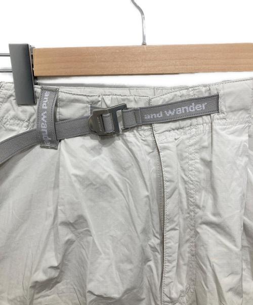and wander（アンドワンダー）and wander (アンドワンダー) Oversized Cargo Short Pants ホワイト サイズ:Lの古着・服飾アイテム
