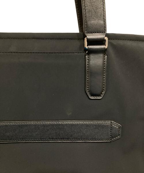 TUMI（トゥミ）TUMI (トゥミ) 「ウッドサイド」イースト・ウエスト・トート ブラックの古着・服飾アイテム