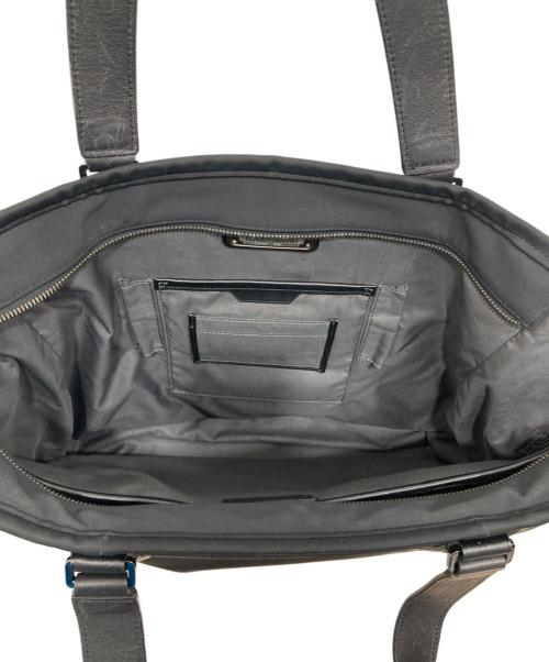TUMI（トゥミ）TUMI (トゥミ) 「ウッドサイド」イースト・ウエスト・トート ブラックの古着・服飾アイテム