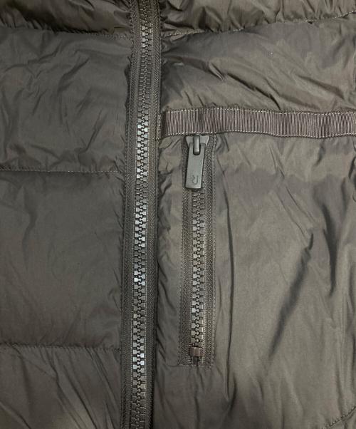 UNIQLO+J（ユニクロ プラスジェイ）UNIQLO+J (ユニクロ プラスジェイ) ダウンボリュームベスト グレー サイズ:Mの古着・服飾アイテム