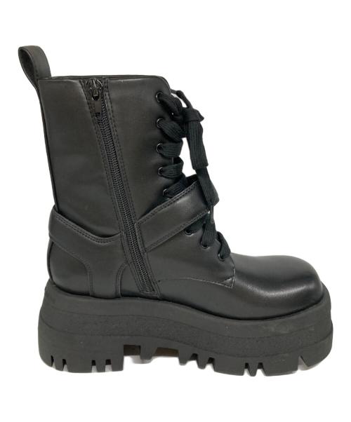 CHARLES & KEITH（チャールズアンドキース）CHARLES & KEITH (チャールズアンドキース) ベルトレースアップブーツ ブラック サイズ:36の古着・服飾アイテム