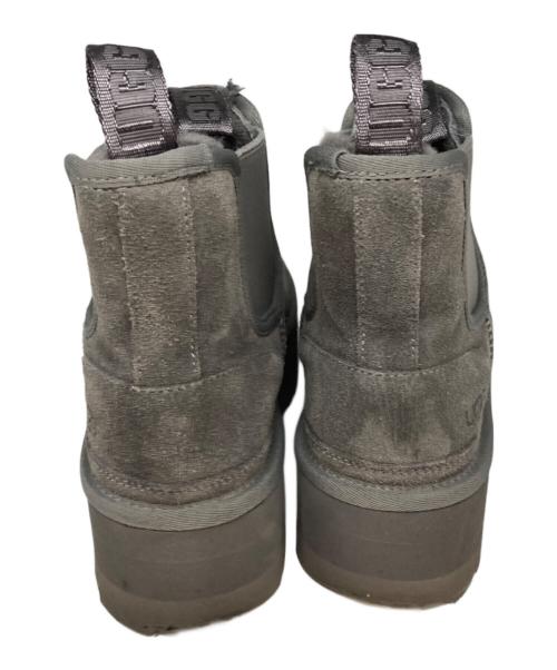 UGG（アグ）UGG (アグ) チェルシーブーツ グレー サイズ:23の古着・服飾アイテム