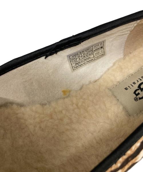 UGG（アグ）UGG (アグ) ハラコフラットシューズ ベージュ サイズ:24.5の古着・服飾アイテム