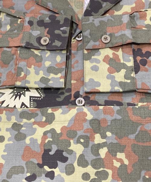 SPECIAL GUEST（スペシャルゲスト）SPECIAL GUEST (スペシャルゲスト) プリントミリタリーシャツ カーキ サイズ:L 未使用品の古着・服飾アイテム