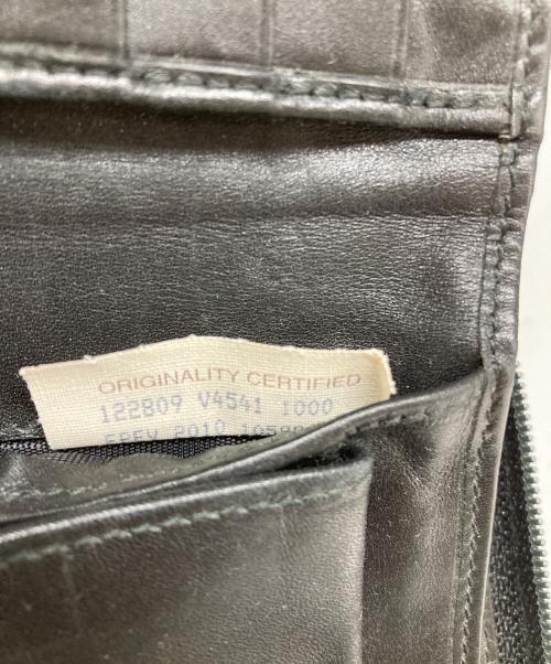 BOTTEGA VENETA（ボッテガベネタ）BOTTEGA VENETA (ボッテガベネタ) イントレチャート2つ折り財布 ブラックの古着・服飾アイテム
