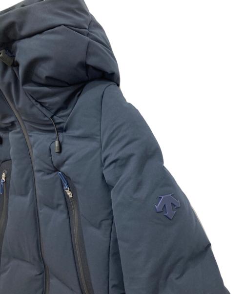 DESCENTE ALLTERRAIN（デザイント オルテライン）Descente ALLTERRAIN (デザイント オルテライン) MIZUSAWA DOWN JACKET ネイビー サイズ:Sの古着・服飾アイテム