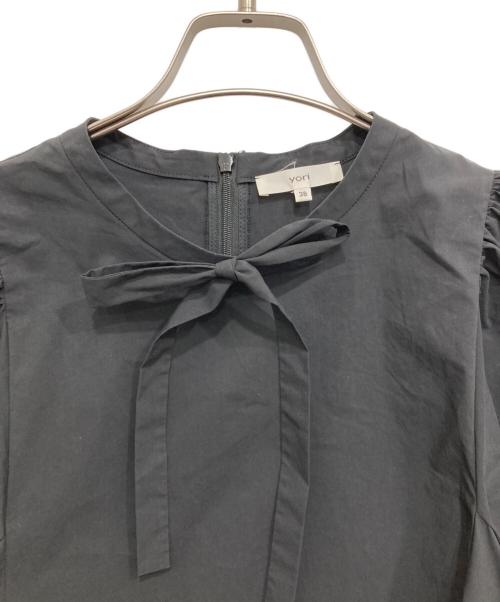 YORI（ヨリ）yori (ヨリ) サイドギャザーブラウス ブラック サイズ:38の古着・服飾アイテム