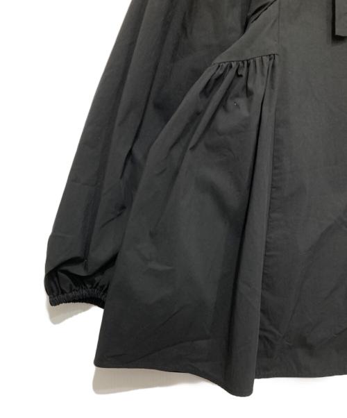 YORI（ヨリ）yori (ヨリ) サイドギャザーブラウス ブラック サイズ:38の古着・服飾アイテム