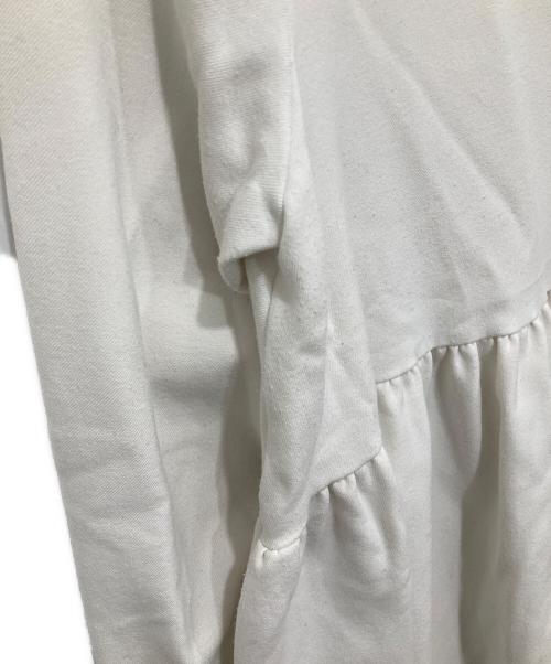 YORI（ヨリ）yori (ヨリ) ソフト裏起毛フリルブラウス ホワイト サイズ:38の古着・服飾アイテム
