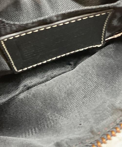 COACH（コーチ）COACH (コーチ) ハンドポーチ グレー×ブラックの古着・服飾アイテム