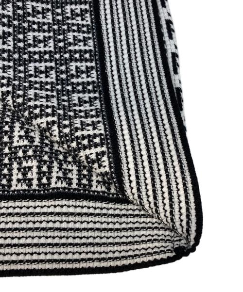 FENDI（フェンディ）FENDI (フェンディ) ズッカ柄半袖ニット ホワイト×ブラック サイズ:XLの古着・服飾アイテム
