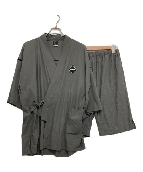 F.C.R.B.（エフシーレアルブリストル）F.C.R.B. (エフシーレアルブリストル) TEAM JINBEI グレー サイズ:Mの古着・服飾アイテム