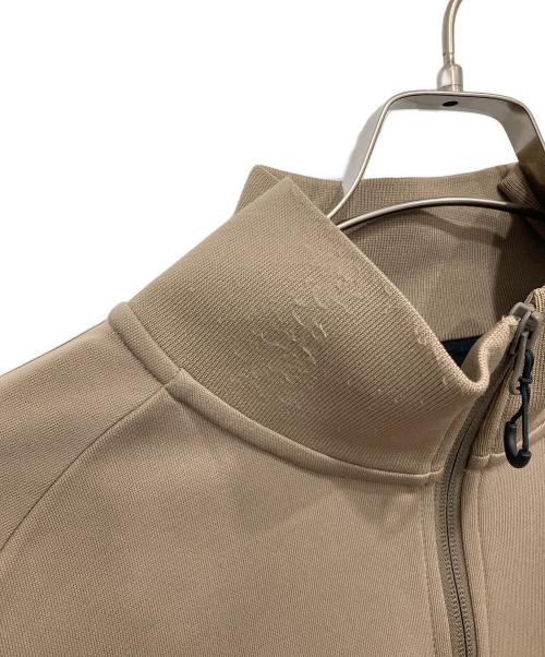 F.C.R.B.（エフシーレアルブリストル）F.C.R.B. (エフシーレアルブリストル) TRAINING TRACK JACKET ベージュ サイズ:XLの古着・服飾アイテム