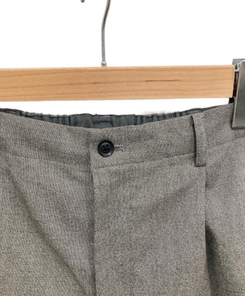 MORRIS&SONS（モリスアンドサンズ）MORRIS&SONS (モリスアンドサンズ) タックパンツ グレー サイズ:3 未使用品の古着・服飾アイテム