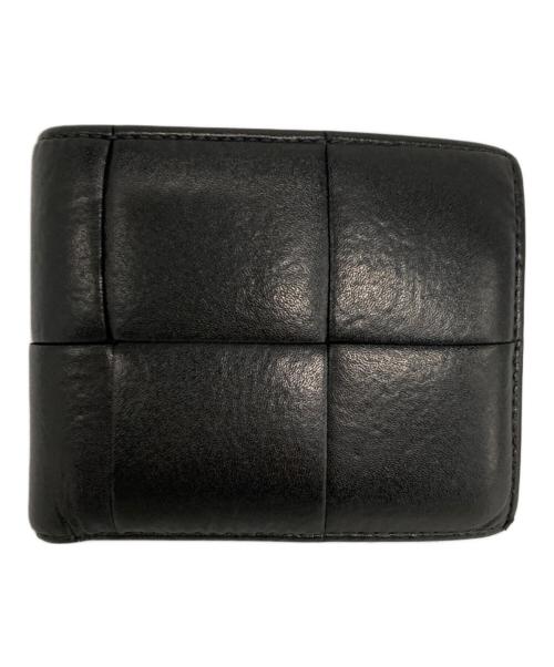 BOTTEGA VENETA（ボッテガベネタ）BOTTEGA VENETA (ボッテガベネタ) マキシイントレチャート 2つ折り財布 ブラックの古着・服飾アイテム