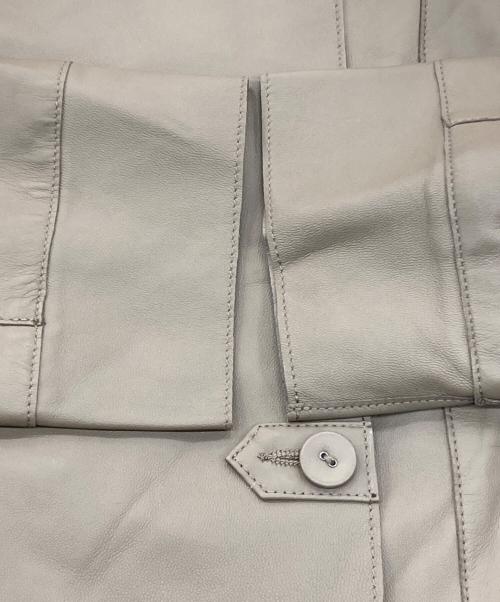 Zelal（ゼラール）Zelal (ゼラール) ラムレザーフーデッドコート ベージュ サイズ:SIZE 11AR 未使用品の古着・服飾アイテム