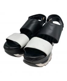 MARNI（マルニ）の古着「ブロックカラー厚底サンダル」｜ブラック×ホワイト