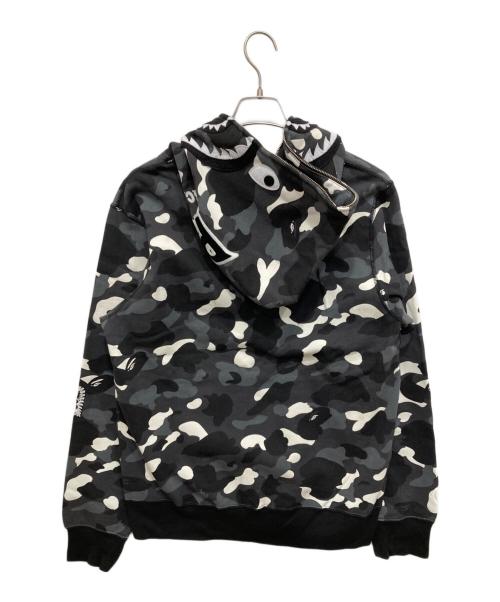 A BATHING APE（ア ベイシング エイプ）A BATHING APE (ア ベイシング エイプ) CITY CAMO SHARK FULL ZIP HOODIE グレー サイズ:XLの古着・服飾アイテム