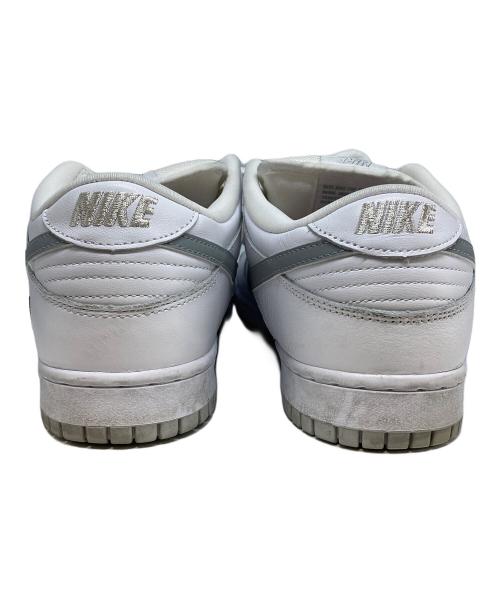NIKE（ナイキ）NIKE (ナイキ) Supreme (シュプリーム) SB Dunk Low ホワイト サイズ:28.5の古着・服飾アイテム