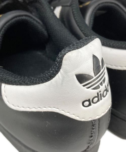 adidas（アディダス）adidas (アディダス) ローカットスニーカー ブラック サイズ:25.5の古着・服飾アイテム