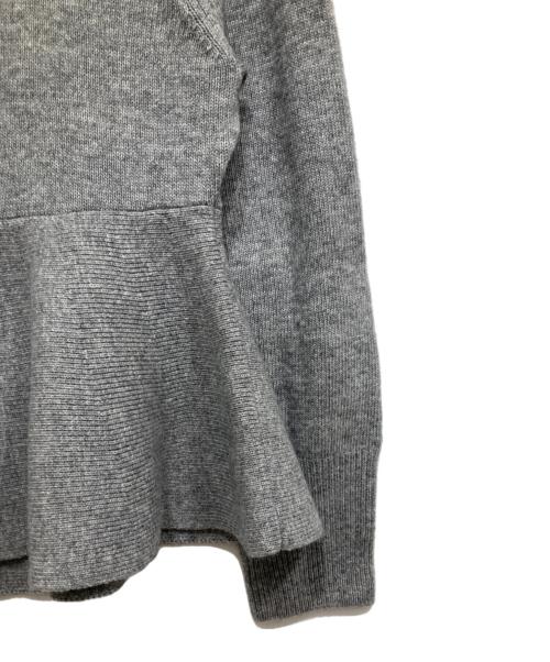 ELENDEEK（エレンディーク）ELENDEEK (エレンディーク) ショルダーフリルペプラムニット グレー サイズ:Fの古着・服飾アイテム