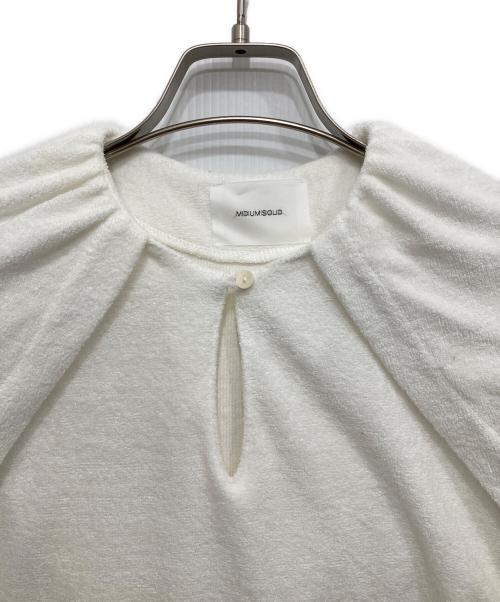 MIDIUMISOLID（ミディウミソリッド）MIDIUMISOLID (ミディウミソリッド) ノースリーブカットソー ホワイト サイズ:Fの古着・服飾アイテム